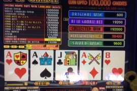 DOUBLE TRIPLE 4 OF A KIND BONUS PLUS 201,600枚